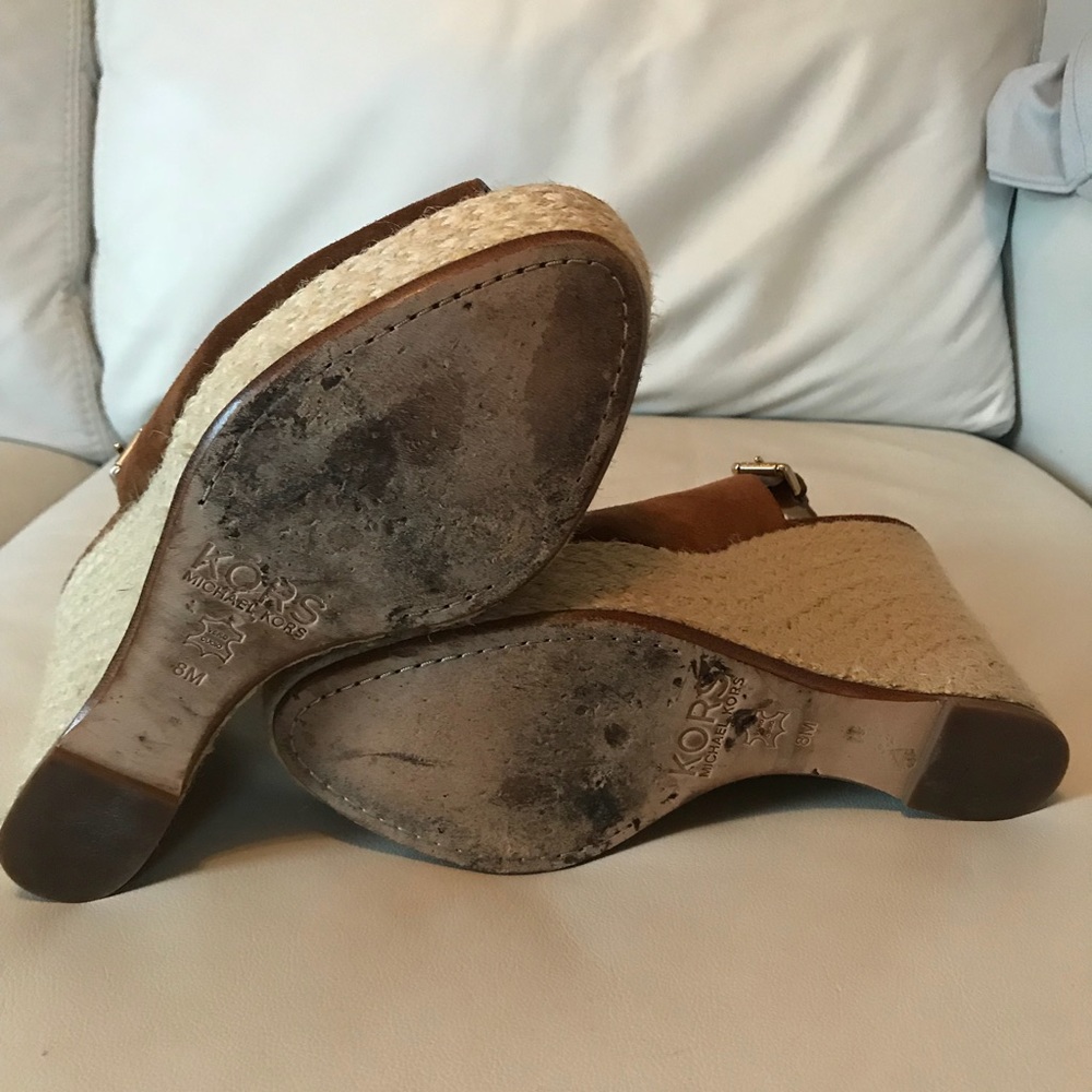 Kors Michael Kors Wedge Sandal. - Picture 8 of 11
